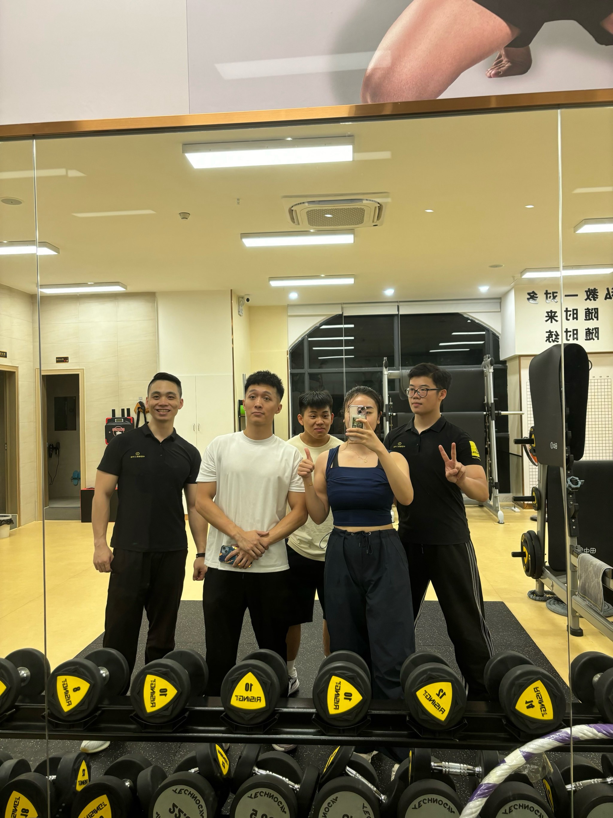 篮球教练团队接受系统培训，提升专业水平的简单介绍