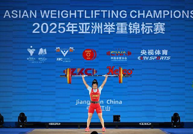 包含举重比赛中加纳选手突现实力的词条